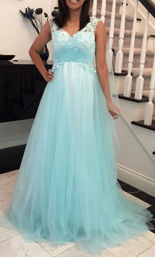 Light Blue A Line Prom Dresses Tulle Lace Applique Evening Gowns With V Neckline cg8623