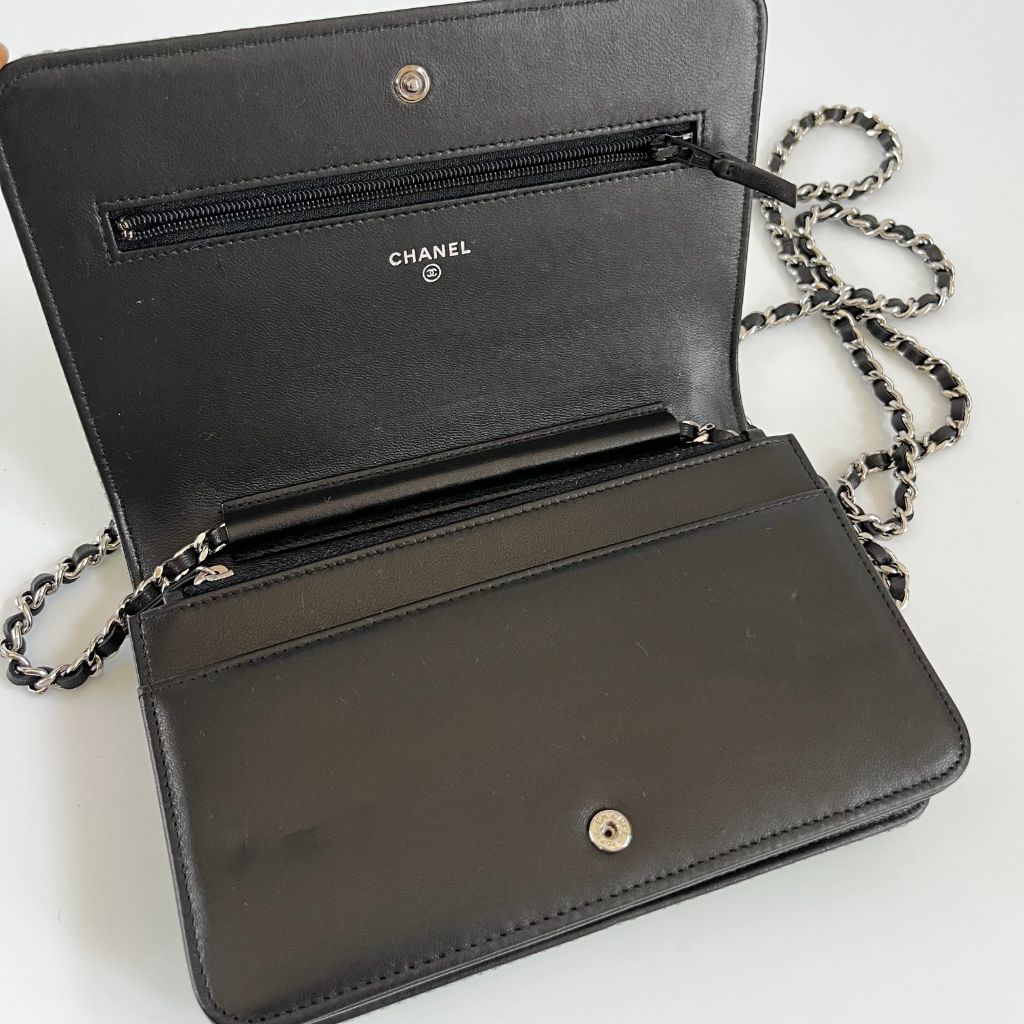 Chanel Black and Green quilted textile Fluo Boy Wallet On Chain