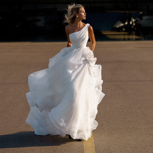 loveedsTM-One Shoulder A Line Wedding Dresses Sleeveless Pleat Floor Length Bohemian Beach Vestido Noiva Sereia Gowns