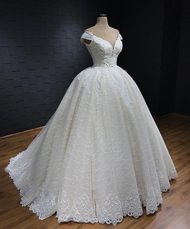 Princess Wedding Dress Ball Gown Off The Shoulder White Lace Wedding Dresses Dreamy Bridal Gowns DH1228