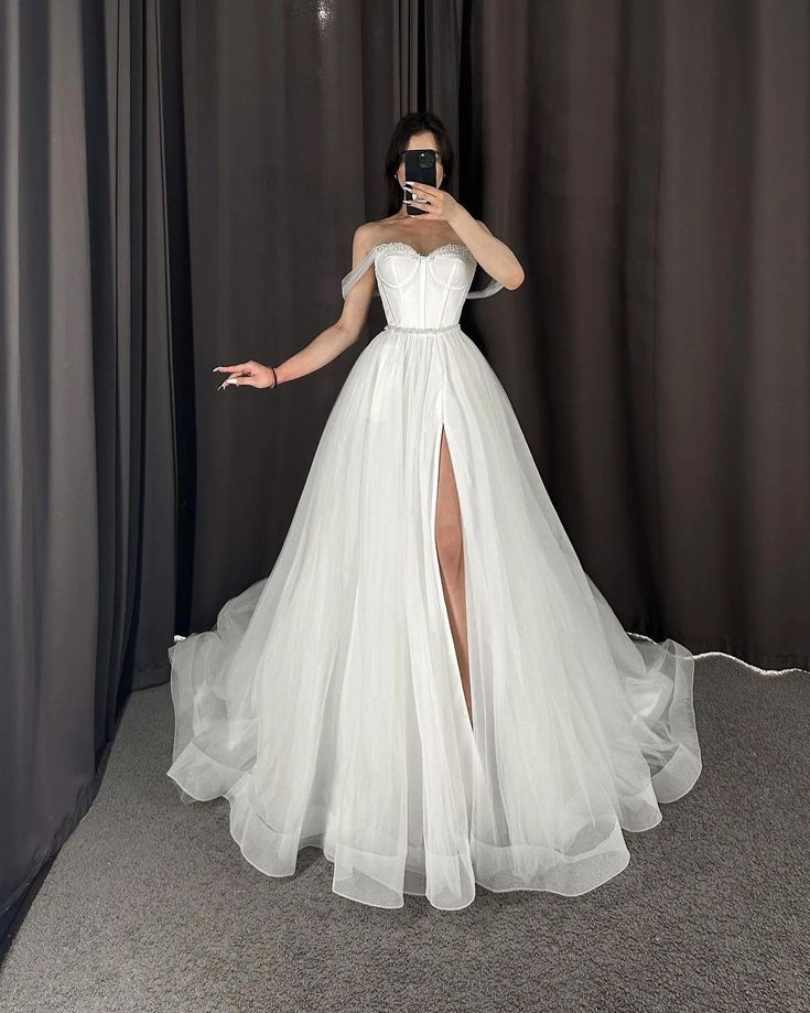 Unique Bridal Dress A Line Off The Shoulder White Tulle Long Wedding Dresses Pretty Bridal Gowns DH1238