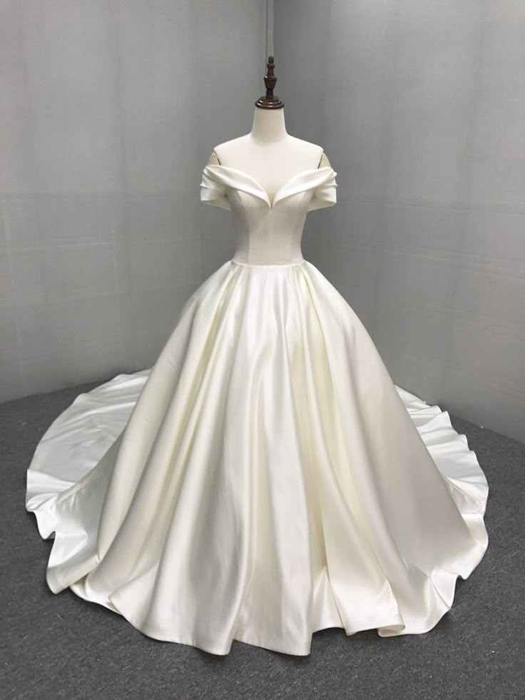 Princess Bridal Dress Ball Gown Off The Shoulder Satin Wedding Dress With Short Sleeves Wedding Dresses Modest Wedding Gowns DH1495