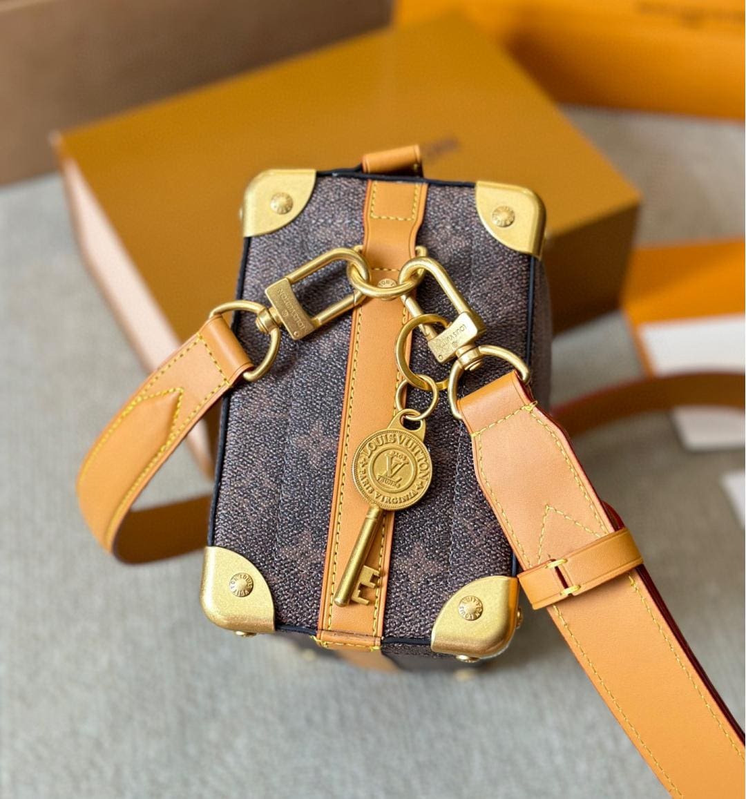 Louis Vuitton M11536 Soul Trunk East West