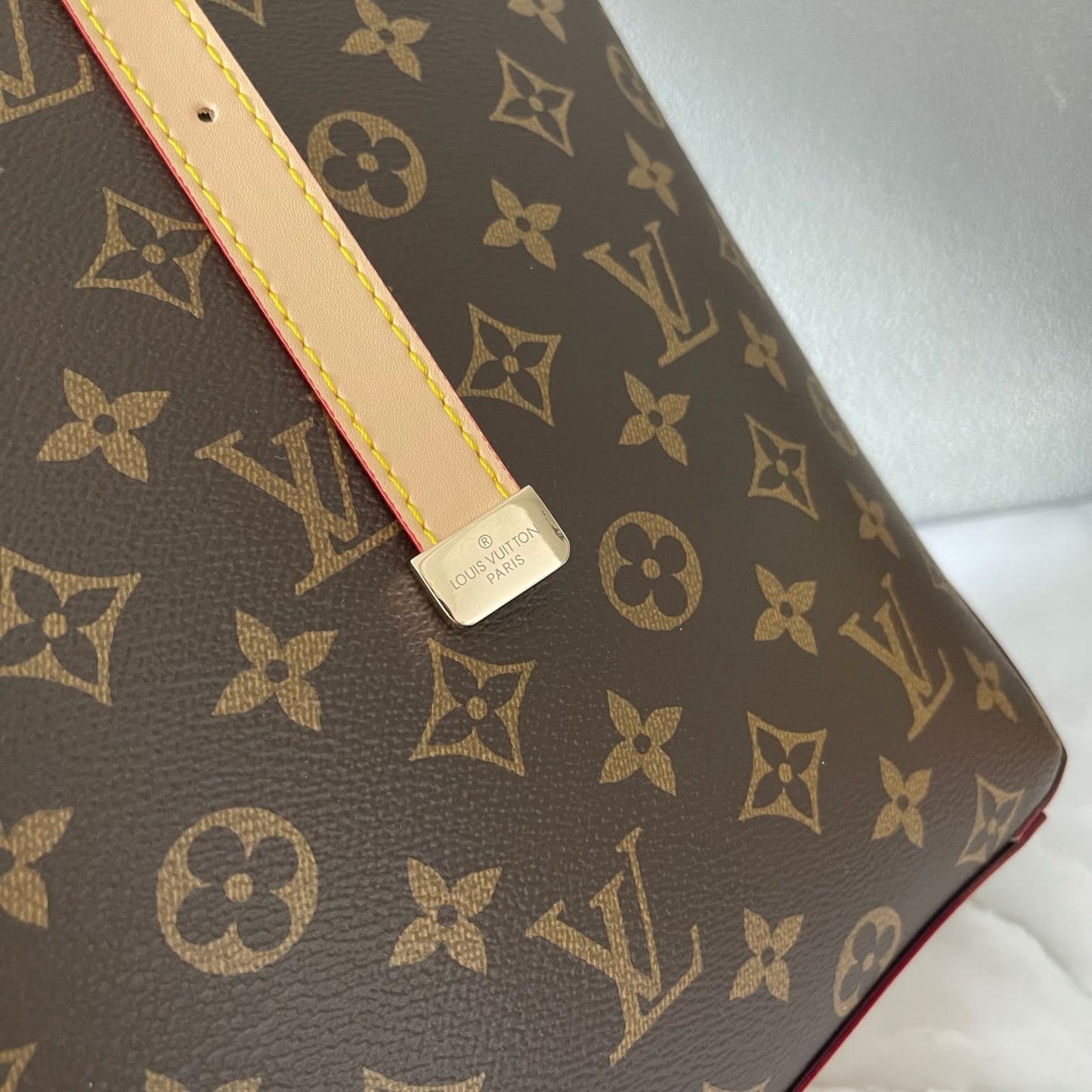 Louis Vuitton M47134 MEZZO