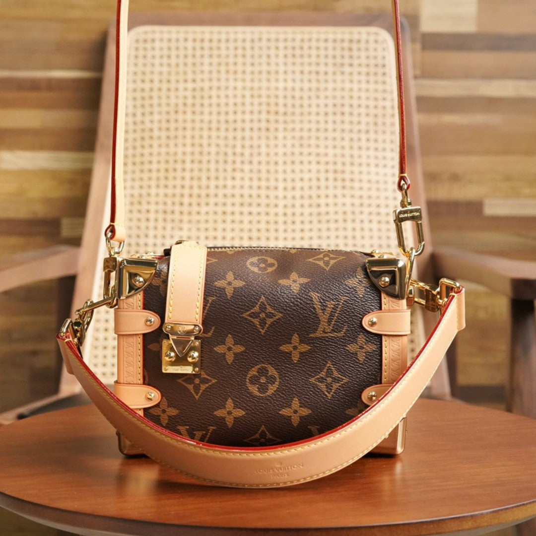 L V Side Trunk handbag M46815