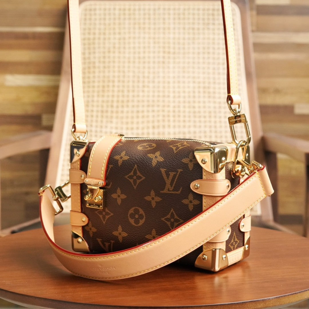 L V Side Trunk handbag M46815