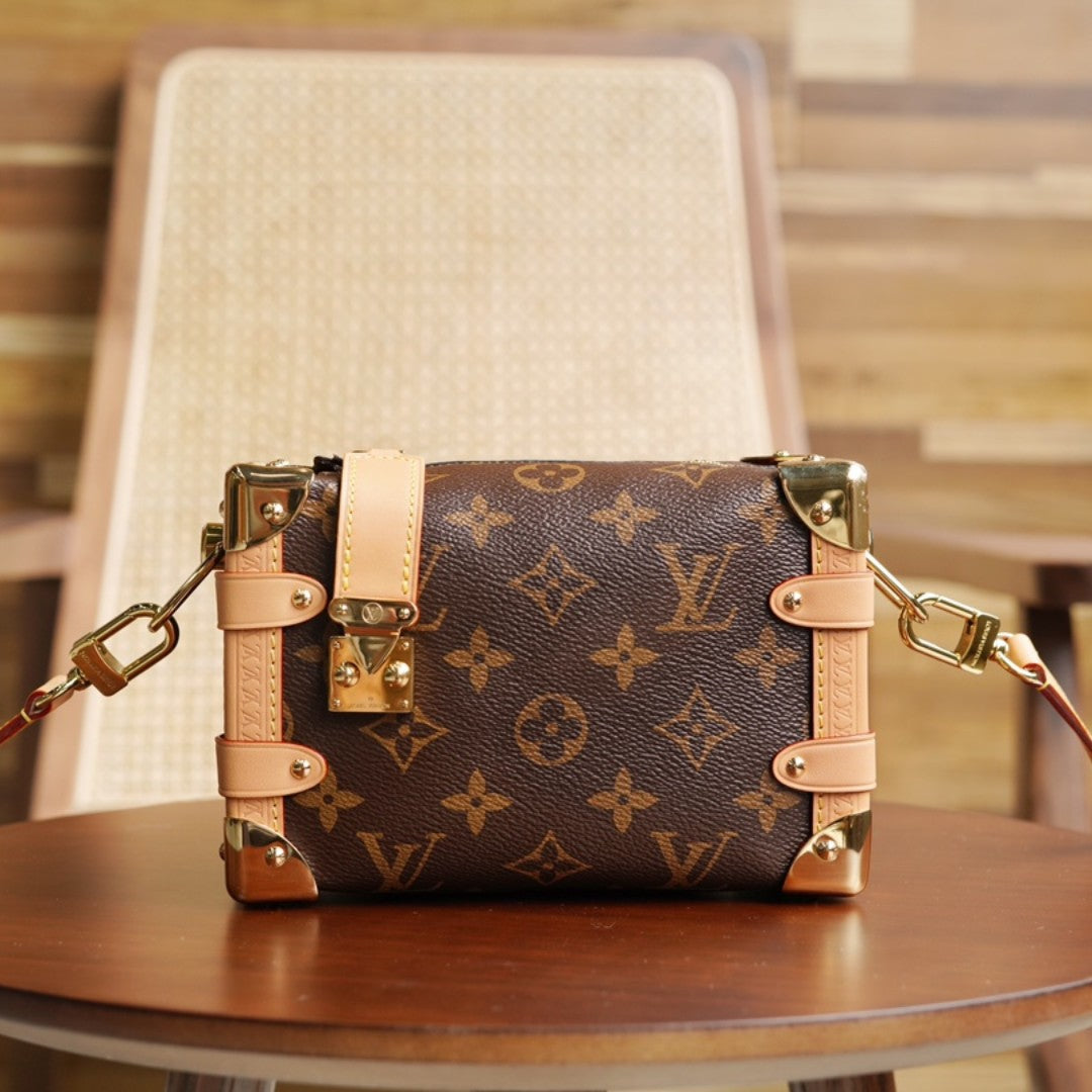 L V Side Trunk handbag M46815