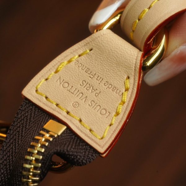 L V Pochette Accessoires M82766