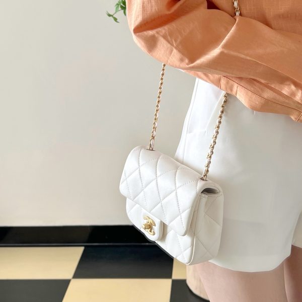 C hanel 24s cf Classic handbag(White)