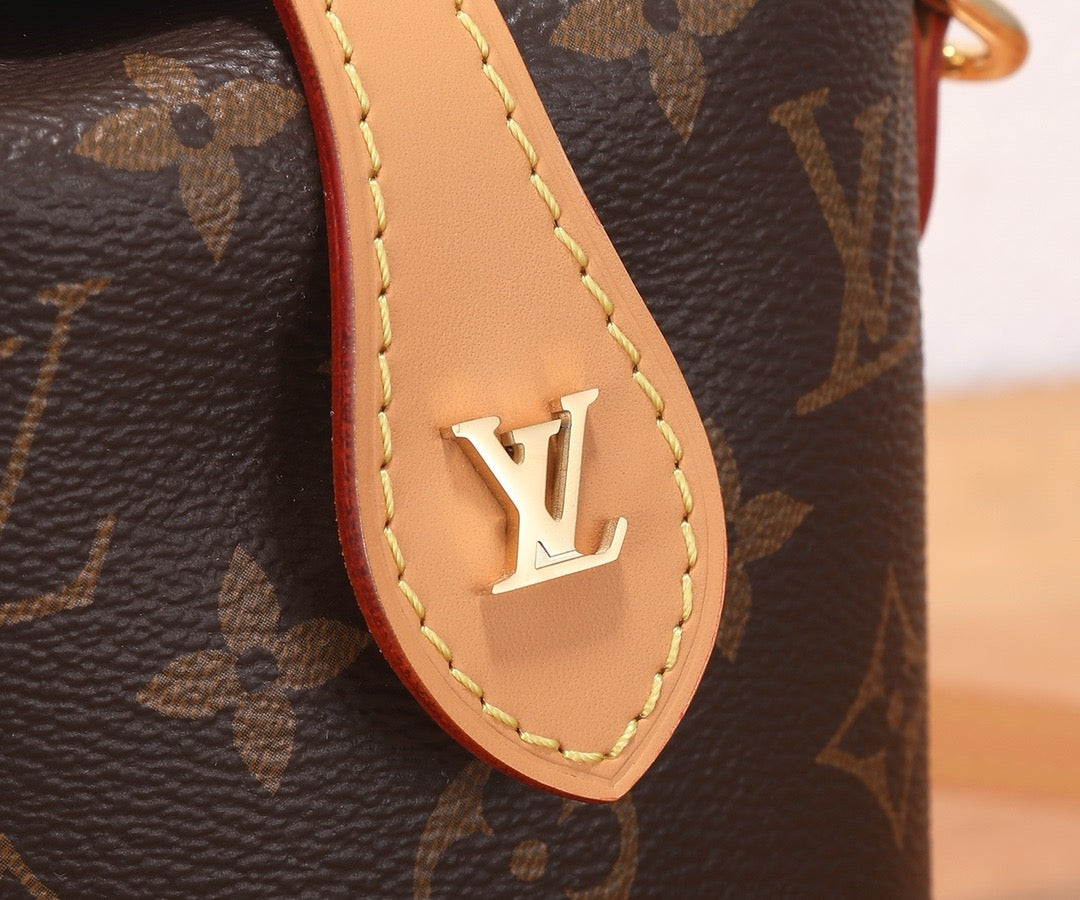 Louis Vuitton Fold Me Pouch M80874