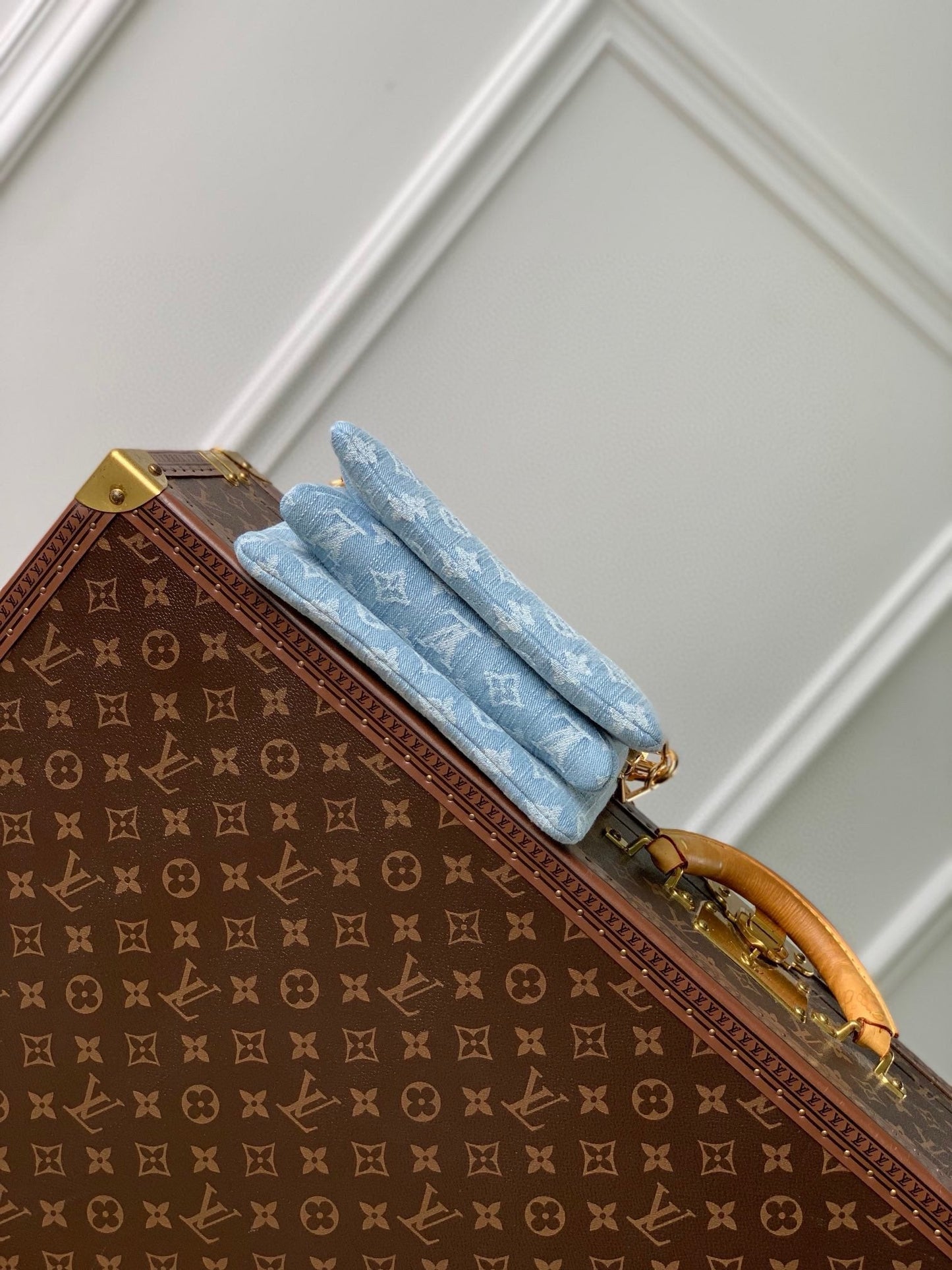 Louis Vuitton M11401 Coussin BB