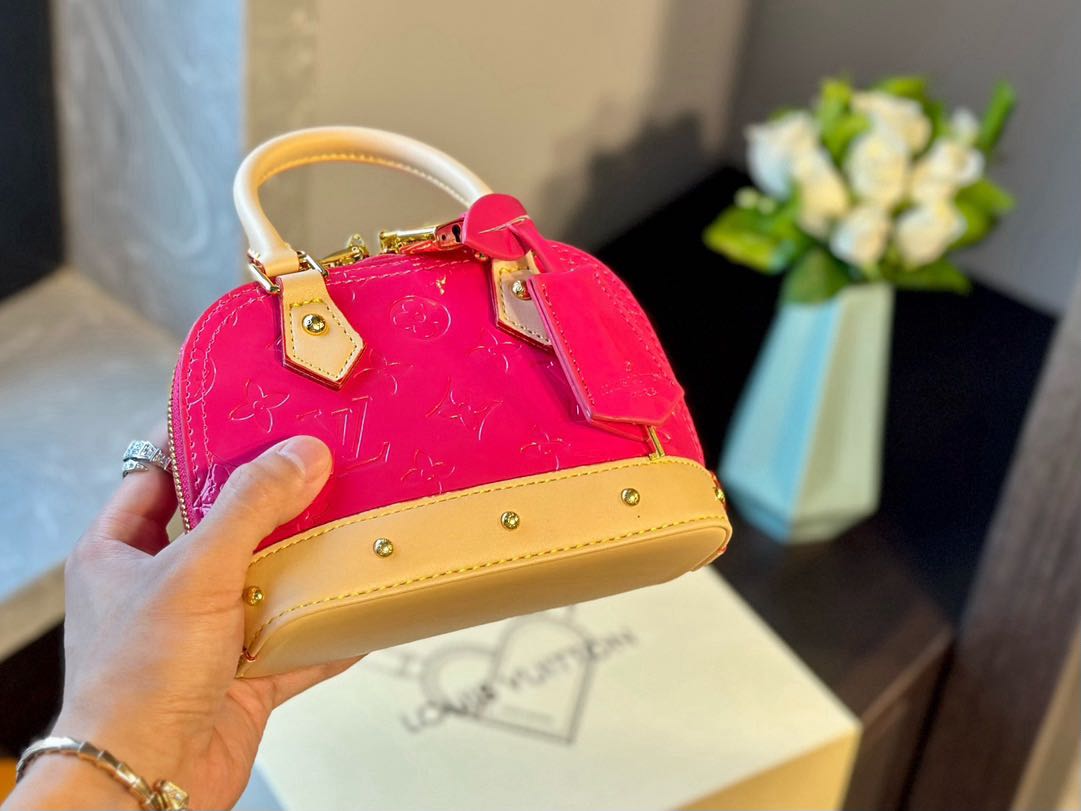 Louis Vuitton M90611 Alma BB