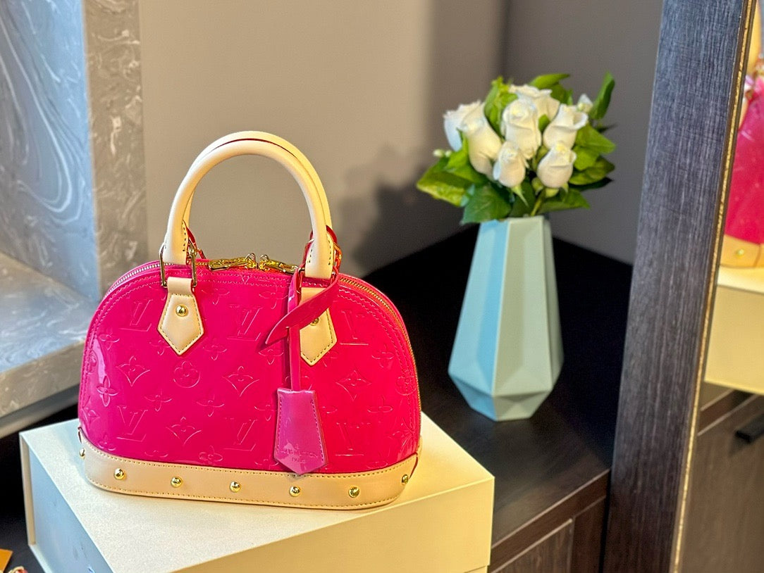 Louis Vuitton M90611 Alma BB