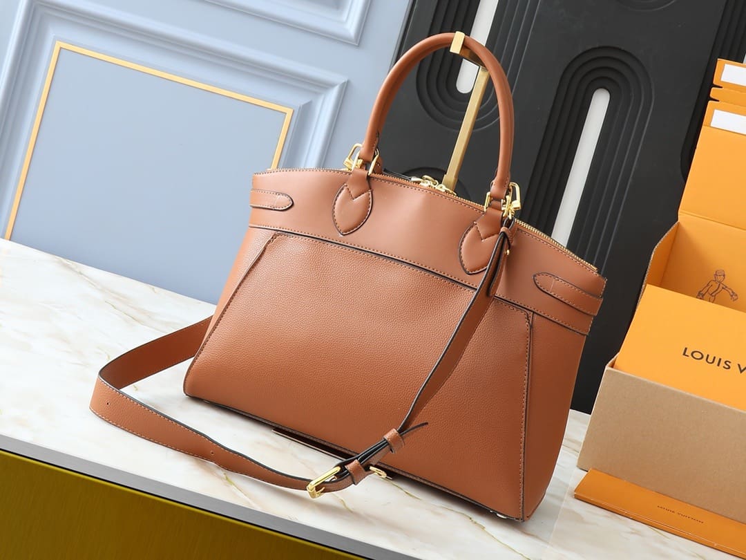 Louis Vuitton M22925 Vendôme MM