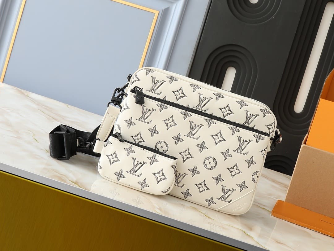 Louis Vuitton M24754 Trio Messenger