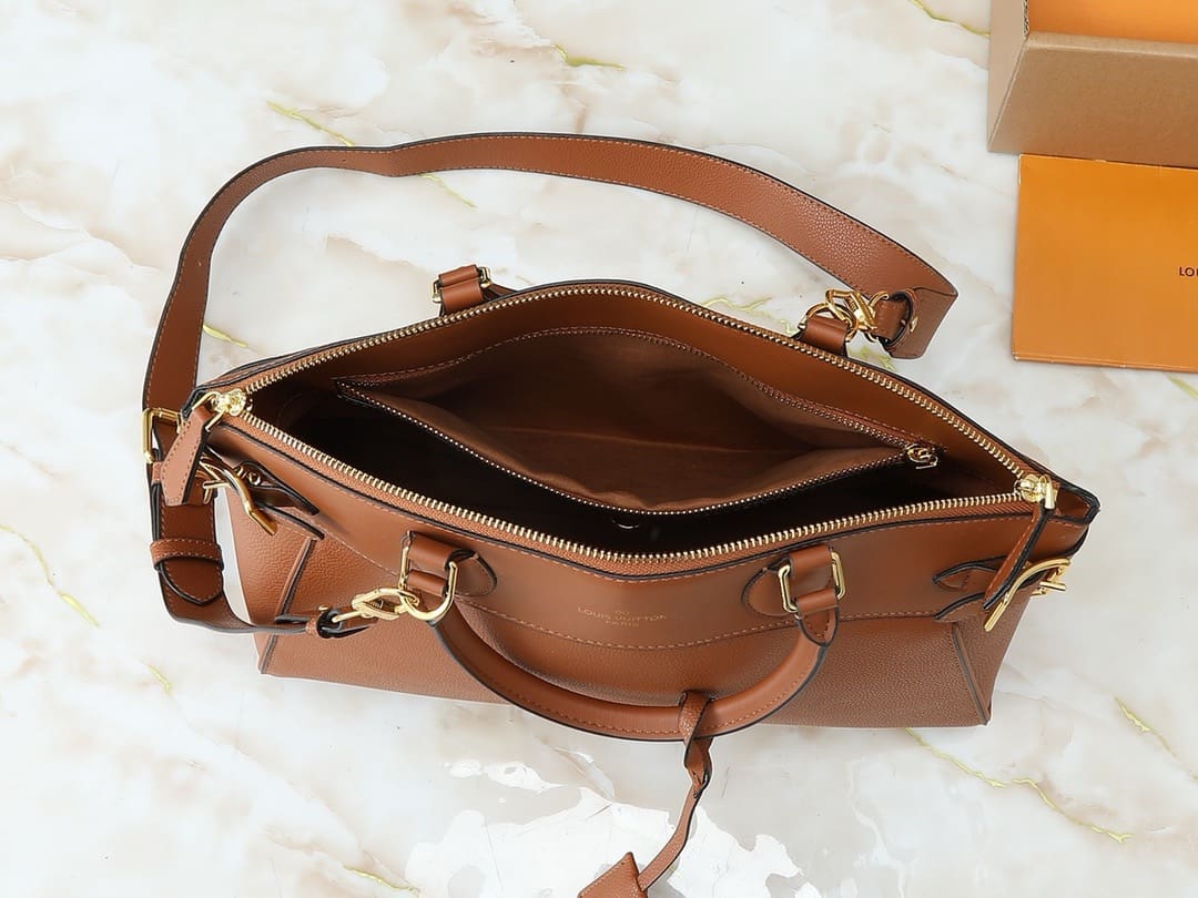 Louis Vuitton M22925 Vendôme MM