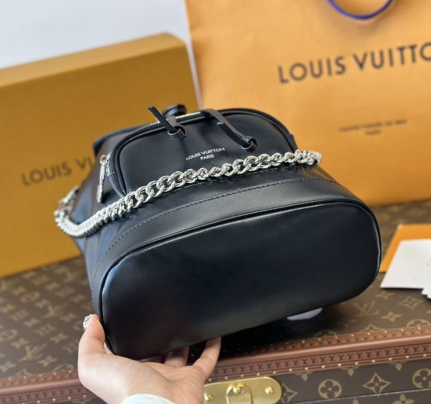 Louis Vuitton M12587 Montsouris Vibe PM