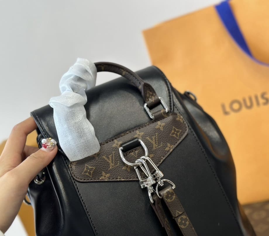 Louis Vuitton M12587 Montsouris Vibe PM