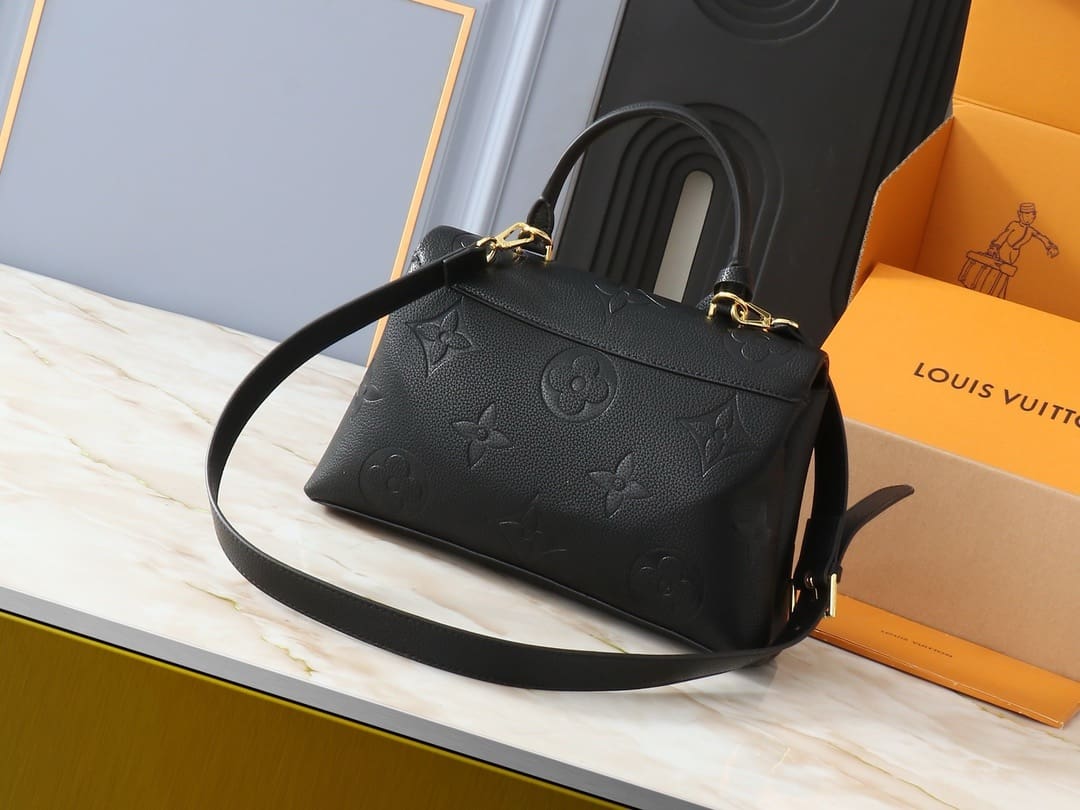 Louis Vuitton M45976 Madeleine MM