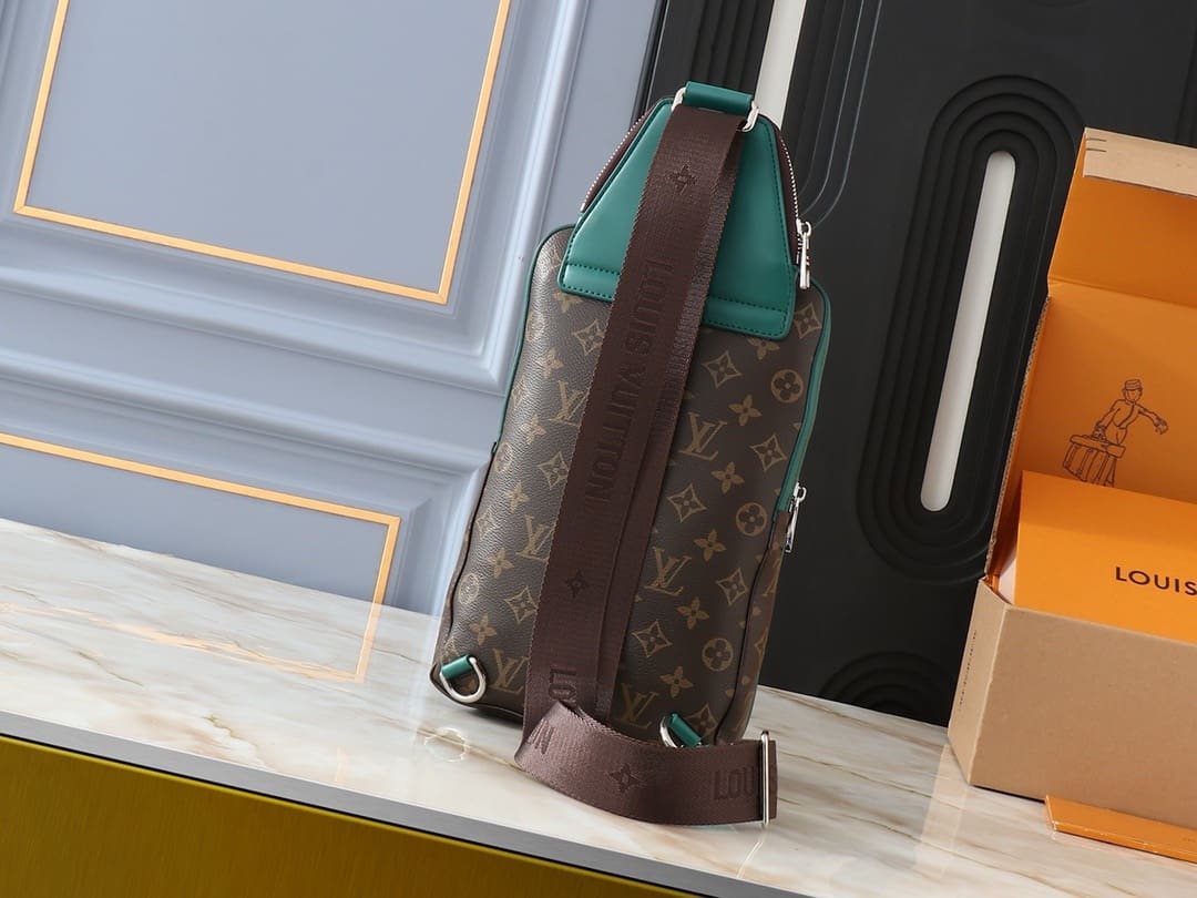 Louis Vuitton M12734 Avenue Slingbag