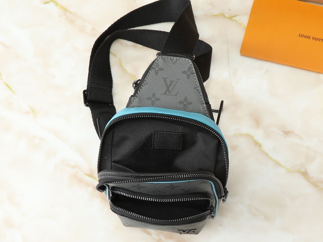 Louis Vuitton M11703 Avenue Slingbag PM