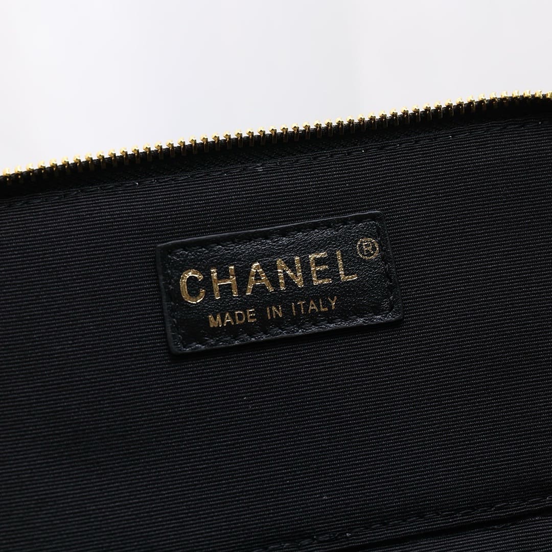 Chanel Lambskin Quilted Small Top Handle Vanity Case With Chain Black
