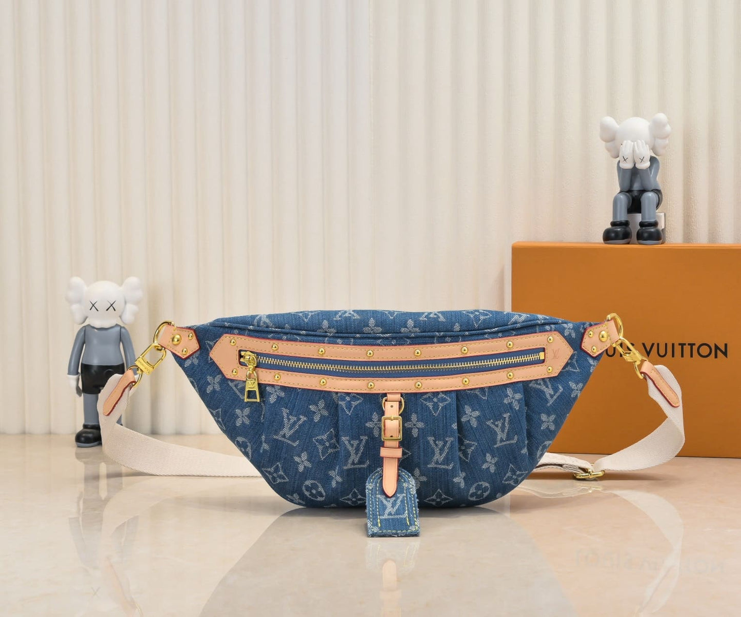 Louis Vuitton M46837 Remix High Rise