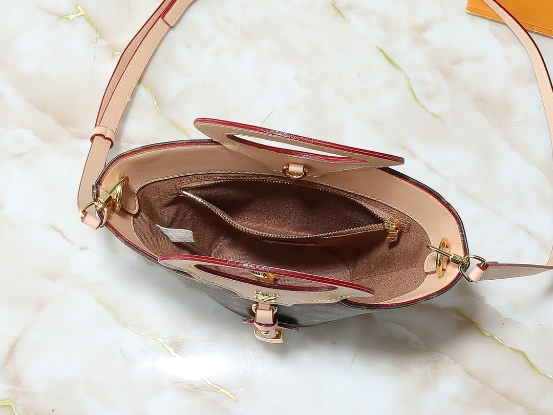Louis Vuitton M14680 Rivage BB