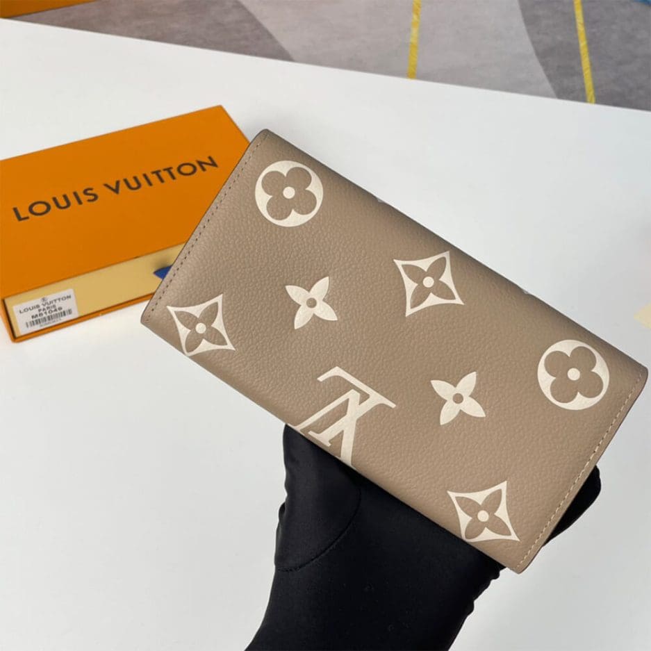 Louis Vuitton SARAH WALLET M81049