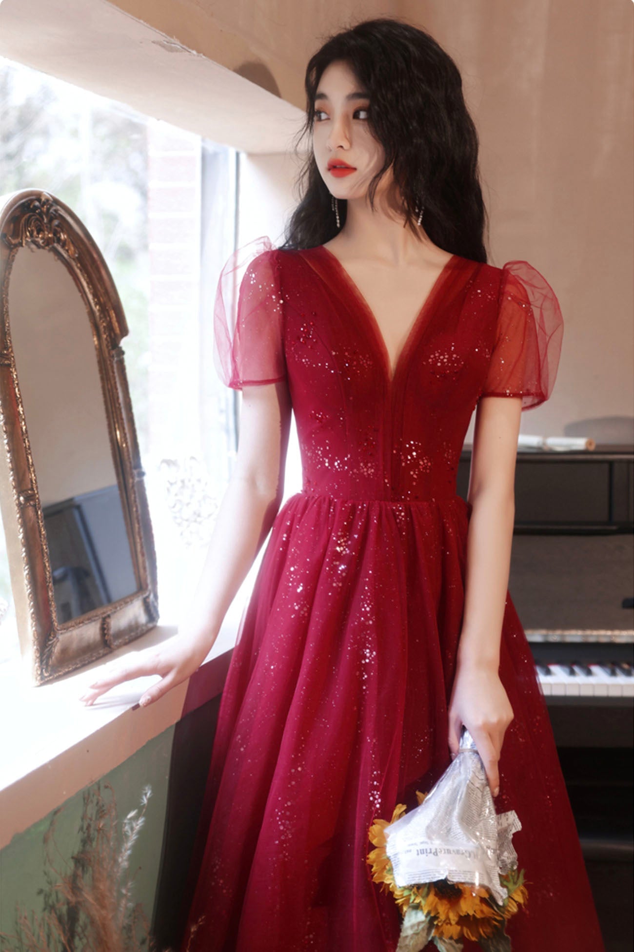 Burgundy V-Neck Tulle Short Prom Dress, A-Line Homecoming Party Dress