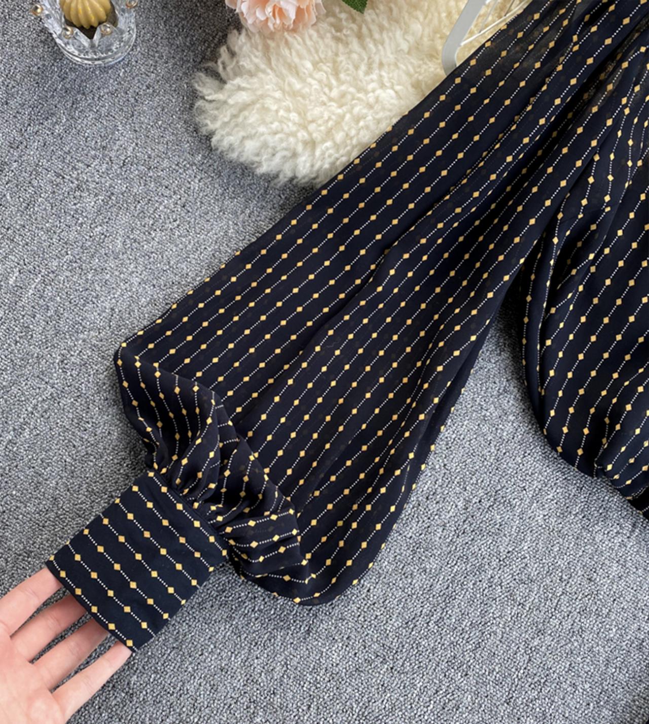 Stylish long sleeve black tops 341