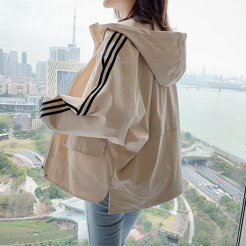 Simple long-sleeved coat 275