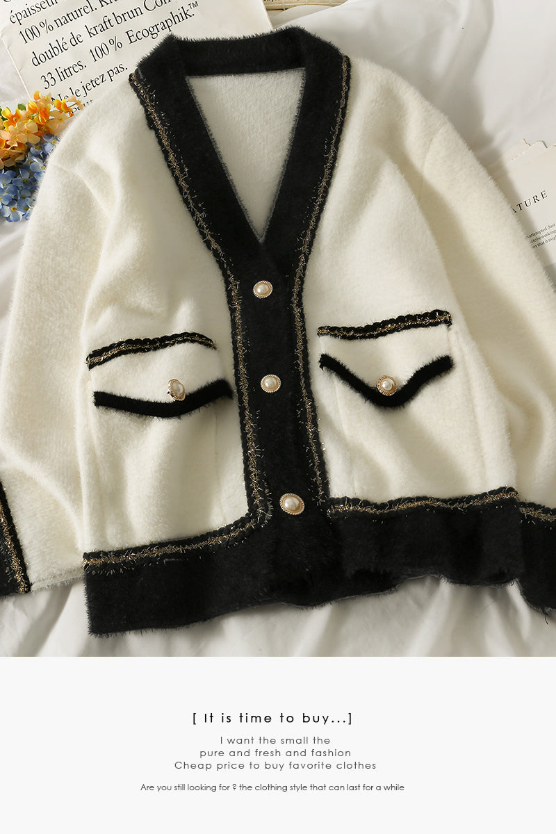 Contrast stitched bright silk three button low neck T-shirt 1785