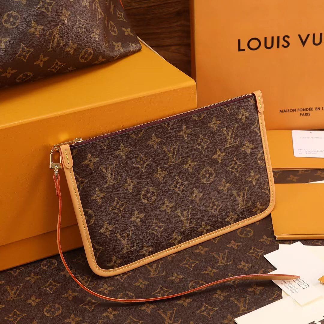 Louis Vuitton CARRYALL MM M46197