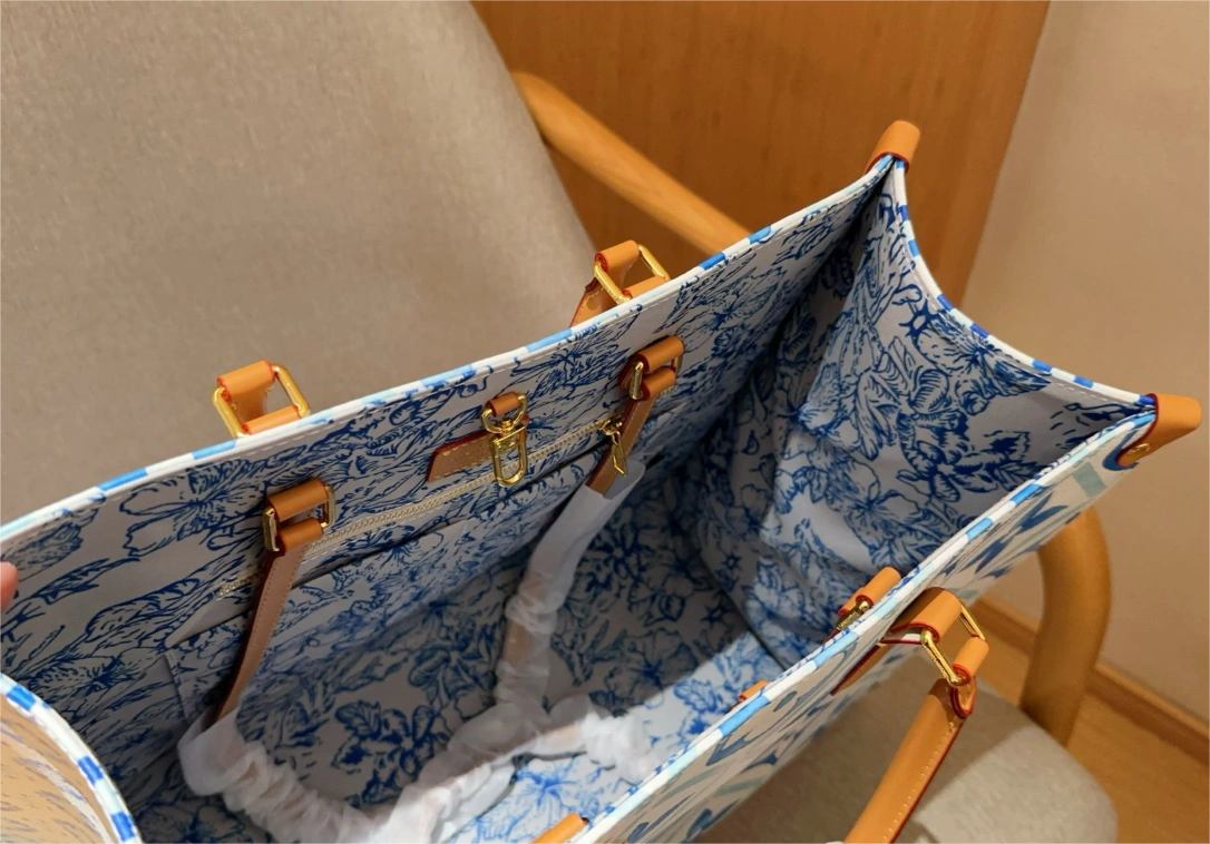 Louis Vuitton M11262 OnTheGo MM