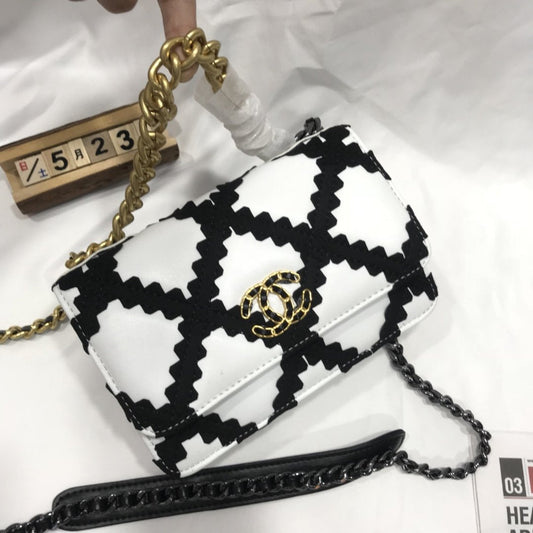 Chanel 19 Flap Bag In Calfskin Crochet White & Black