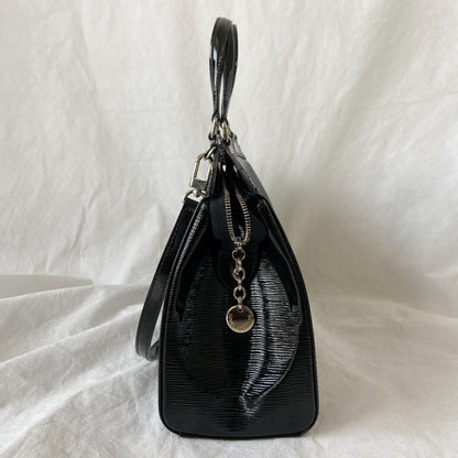 Louis Vuitton Brea handbag in black patent epi leather