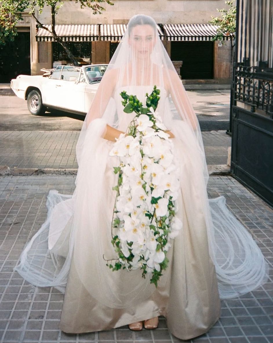 Classic Simple White Ball Gown Strapless Satin Wedding Dress SH3807
