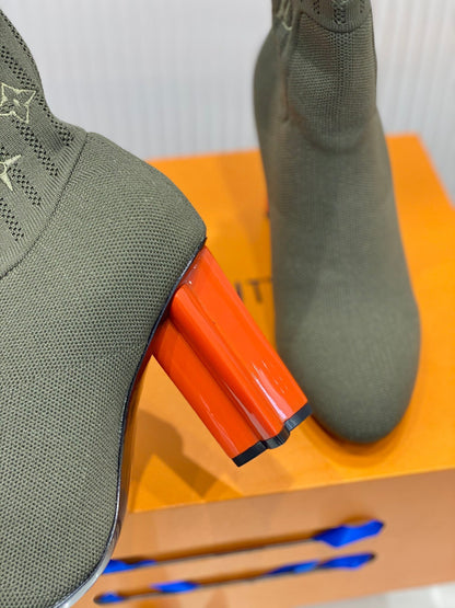 Premium LUV BOOTS 048