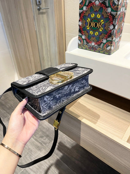 Dior 30 Montaigne Chain Bag