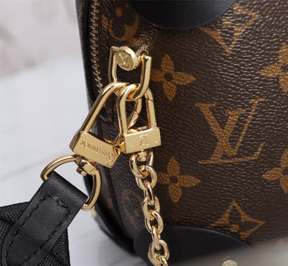 Louis Vuitton Petite Malle