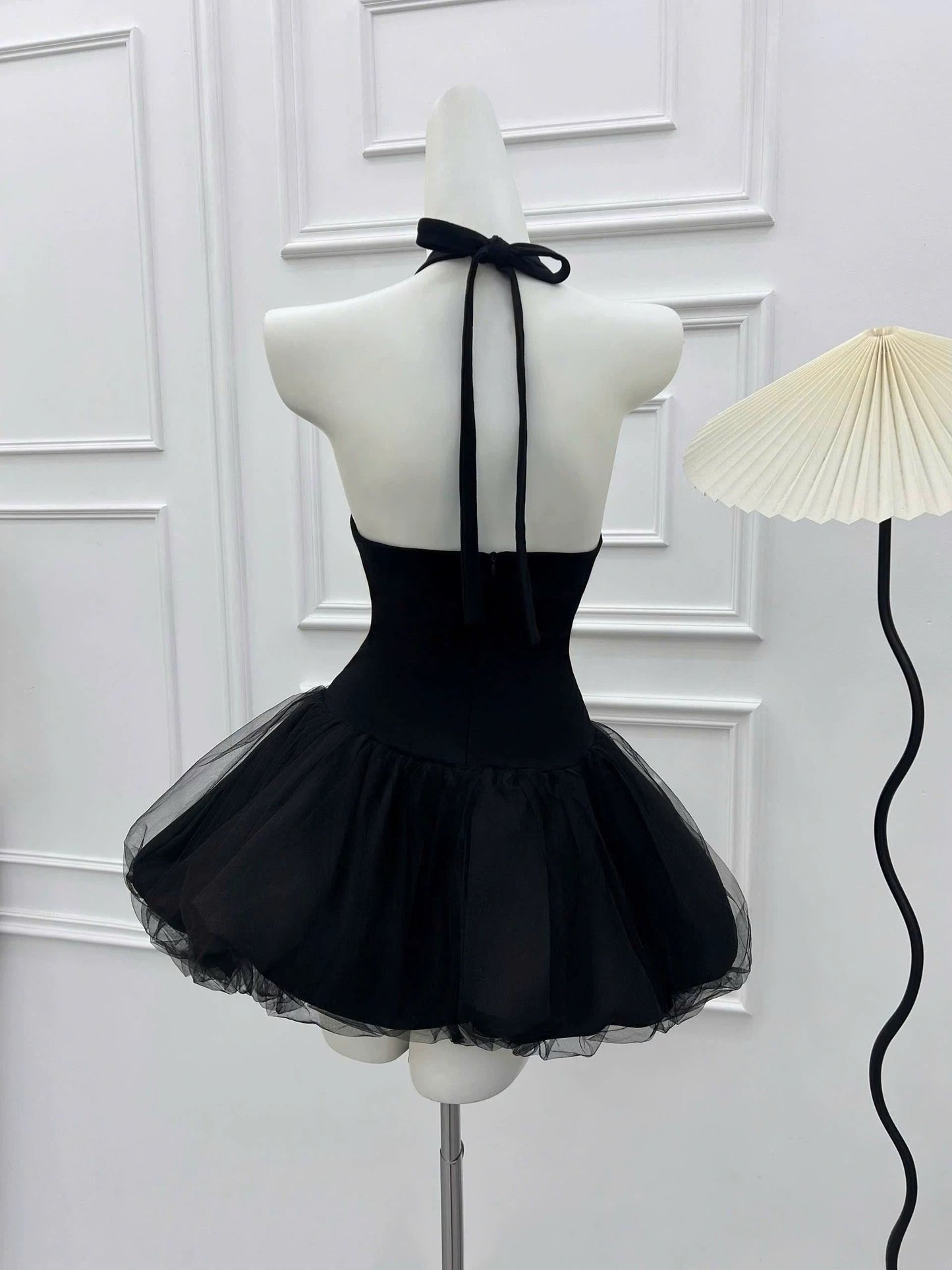 Cute Ball Gown Halter Little Black Dress Party Dresses Short Formal Homecoming Dresses Night Chic Elegant Short Dresses Cocktail Dress 16th Birthday Outfits Hoco Dresses DH2769