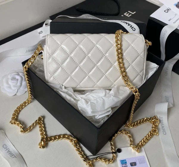 CL Shiny Lambskin Phone Holder Chain Flap Bag