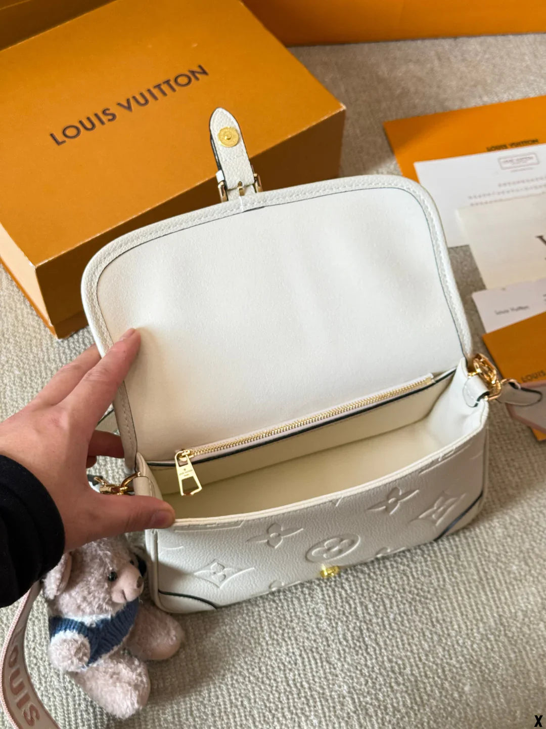 LV Louis Vuitton Tote Bag White 25x15cm