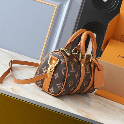 Louis Vuitton KEEPALL BANDOULIÈRE 25 Hand bag 25 x 15 x 11cm