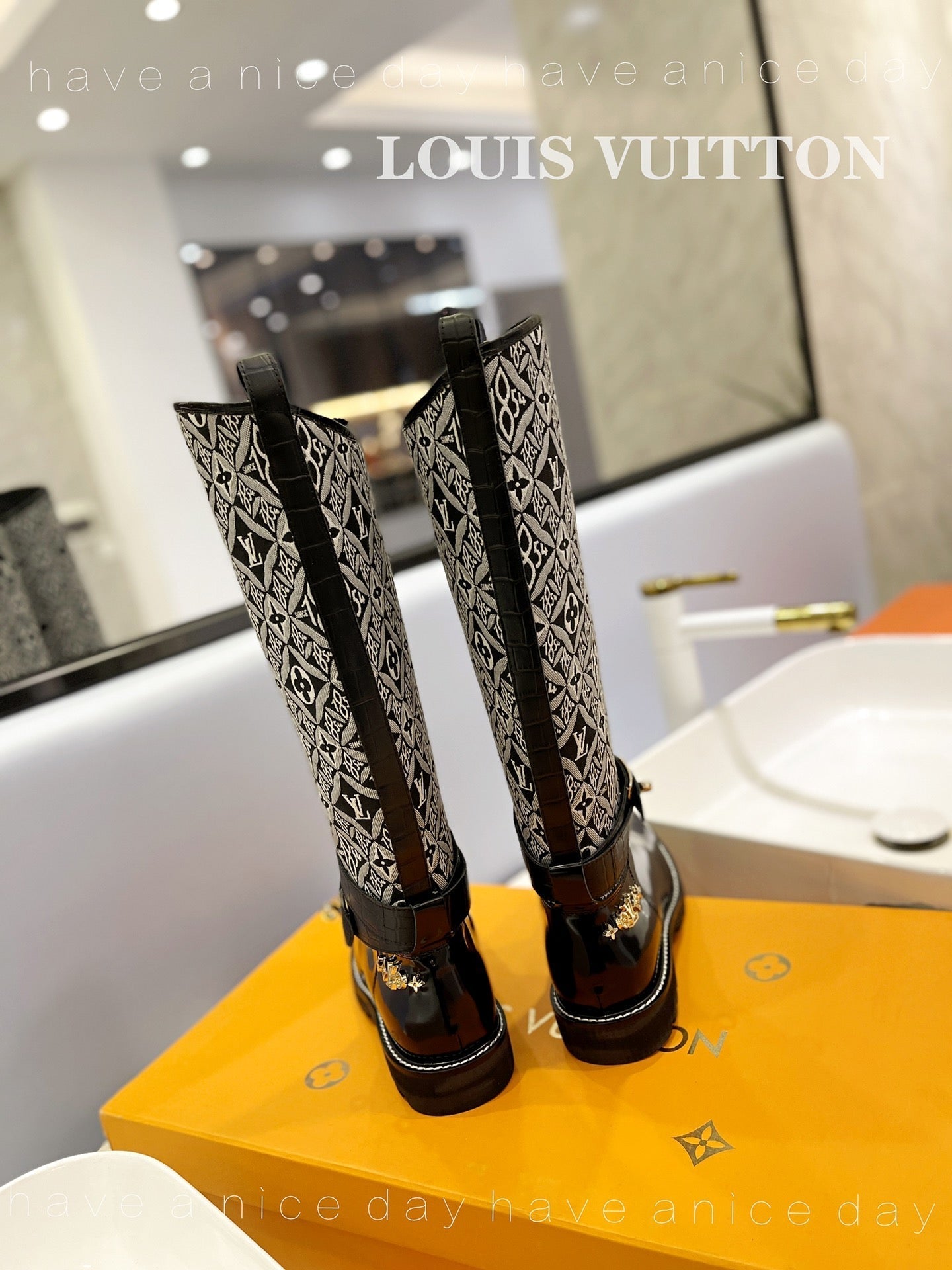 Premium LUV BOOTS 027