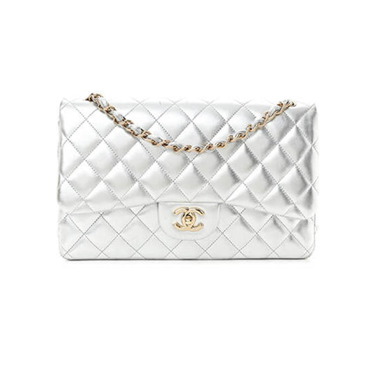 CHANEL Classic Flap Medium