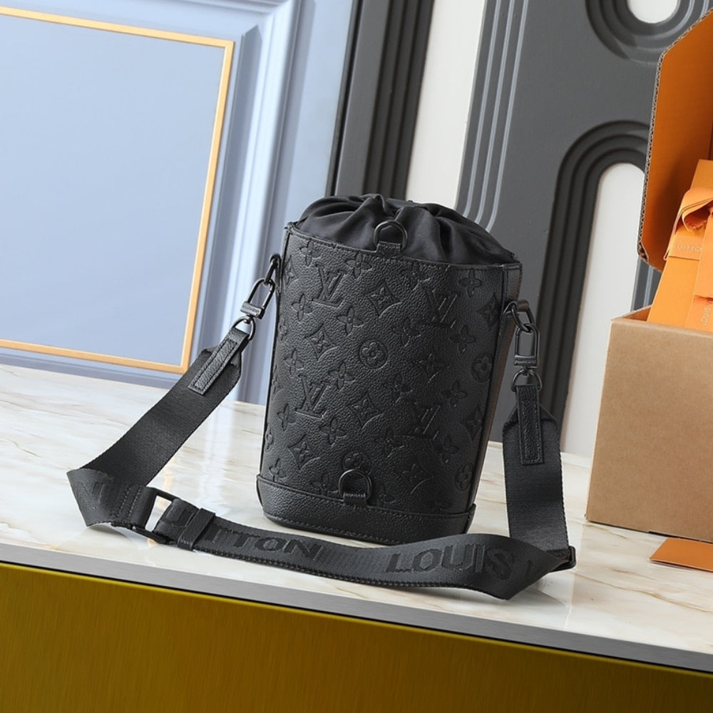 LOUIS VUITTON NOE CROSSBODY BAG BLACK 21CM M82248