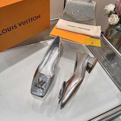 LOUIS VUITTON SHAKE PUMP SILVER