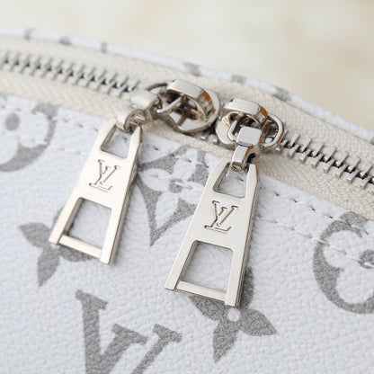 LOUIS VUITTON COSMETIC POUCH FROST GRADIENT SILVER 27CM M12052